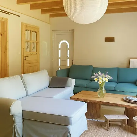 Masurian District Office Praca Zdalna Remote Work Internet Satelitarny Starlink Speed 155mbs Download, Trzy Oddzielne Stoly Do Pracy W Trzech Pomieszczeniach