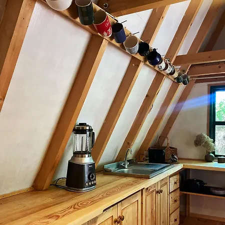 Masurian District Office Praca Zdalna Remote Work Internet Satelitarny Starlink Speed 155mbs Download, Trzy Oddzielne Stoly Do Pracy W Trzech Pomieszczeniach Chata Urowo