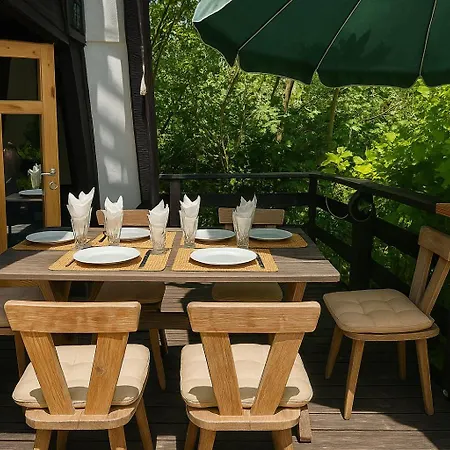 Chata Masurian District Office Praca Zdalna Remote Work Internet Satelitarny Starlink Speed 155mbs Download, Trzy Oddzielne Stoly Do Pracy W Trzech Pomieszczeniach Urowo