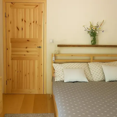 Chata Masurian District Office Praca Zdalna Remote Work Internet Satelitarny Starlink Speed 155mbs Download, Trzy Oddzielne Stoly Do Pracy W Trzech Pomieszczeniach